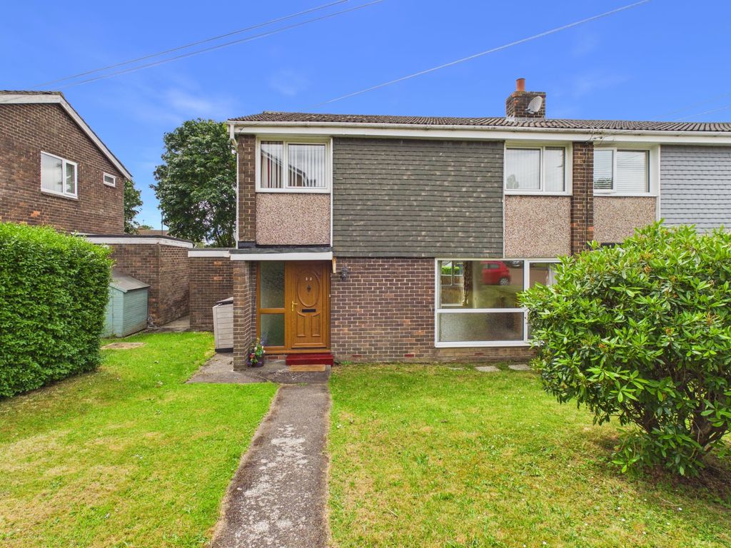 Property photo 1 of 12 External