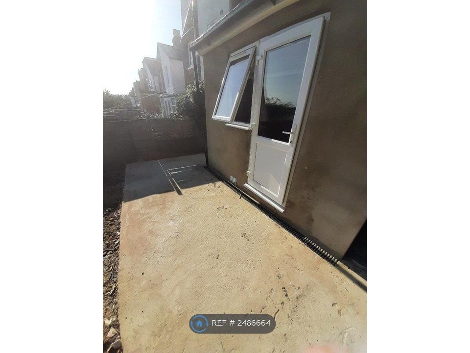 Property photo 3 of 25
