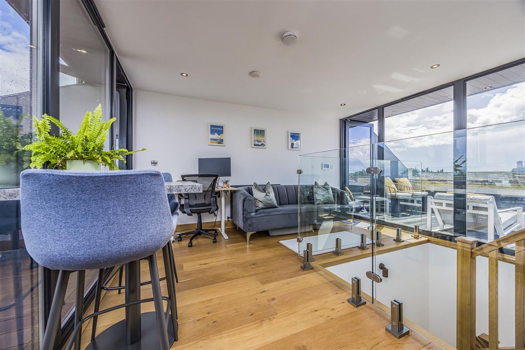 Additional image 27 of 4 bed town house for saleWykeham Place, Fareham PO16