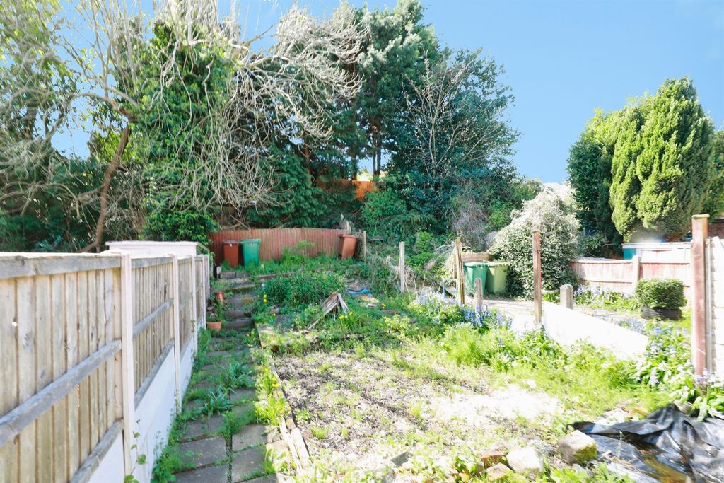 Property photo 3 of 20