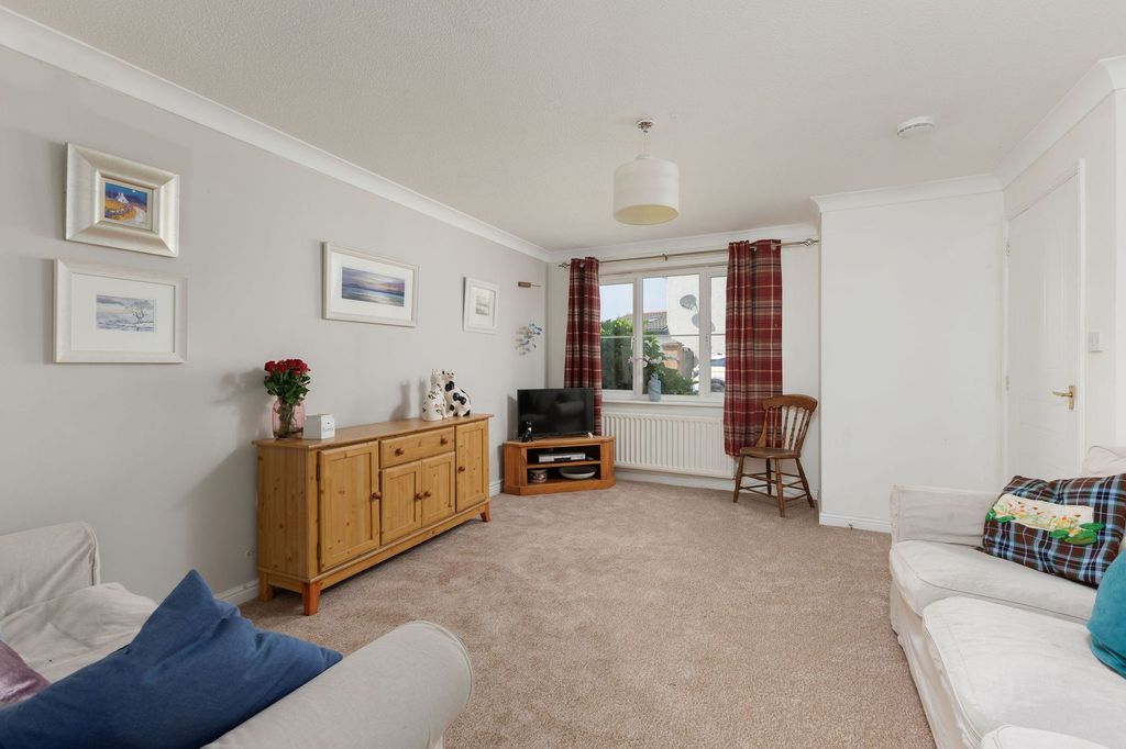 Property photo 2 of 26