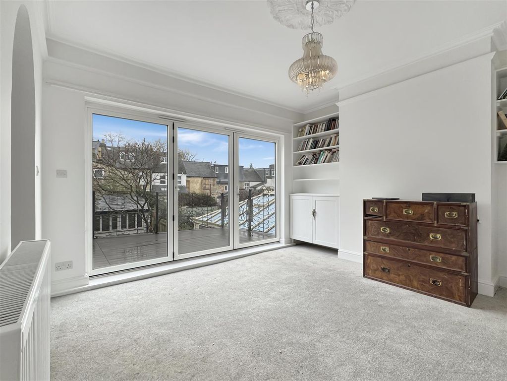 Property photo 3 of 17 Img (6).Jpg