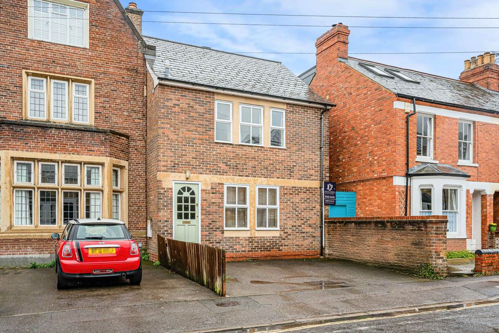 Property photo 2 of 24