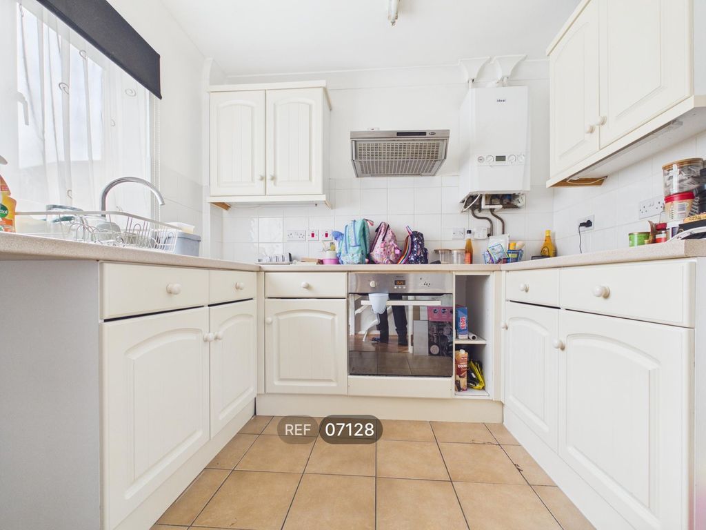 Property photo 2 of 16 Kitchen