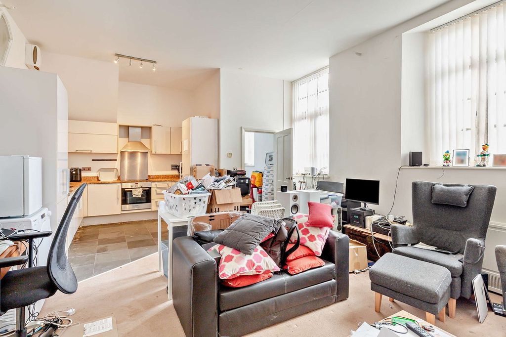 Property photo 3 of 20