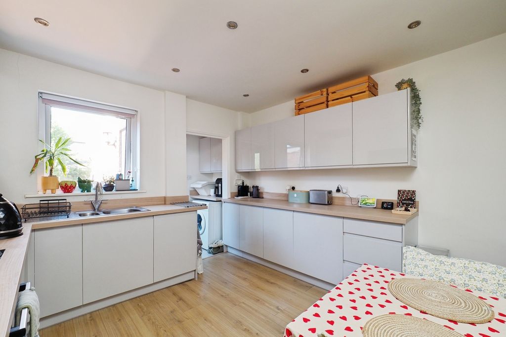 Property photo 2 of 13 Pbox-Img.Jpg