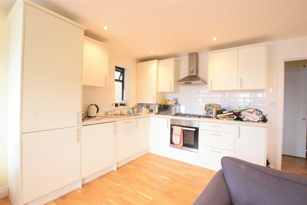 Property photo 2 of 6