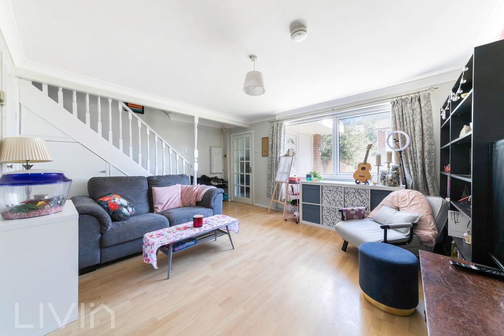 Property photo 2 of 19 2