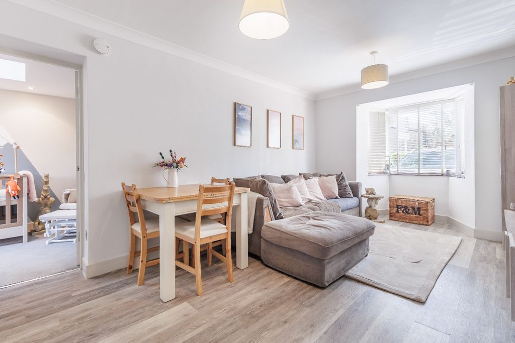 Property photo 2 of 20 4887772
