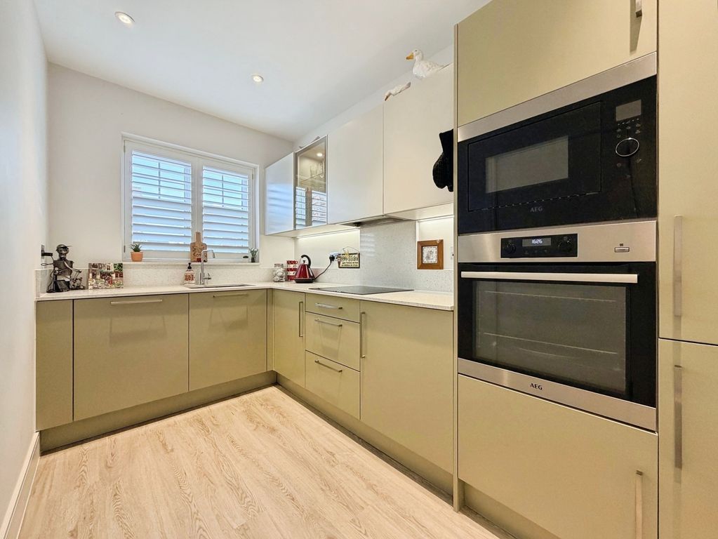 Property photo 2 of 11 Pbox-Img.Jpg