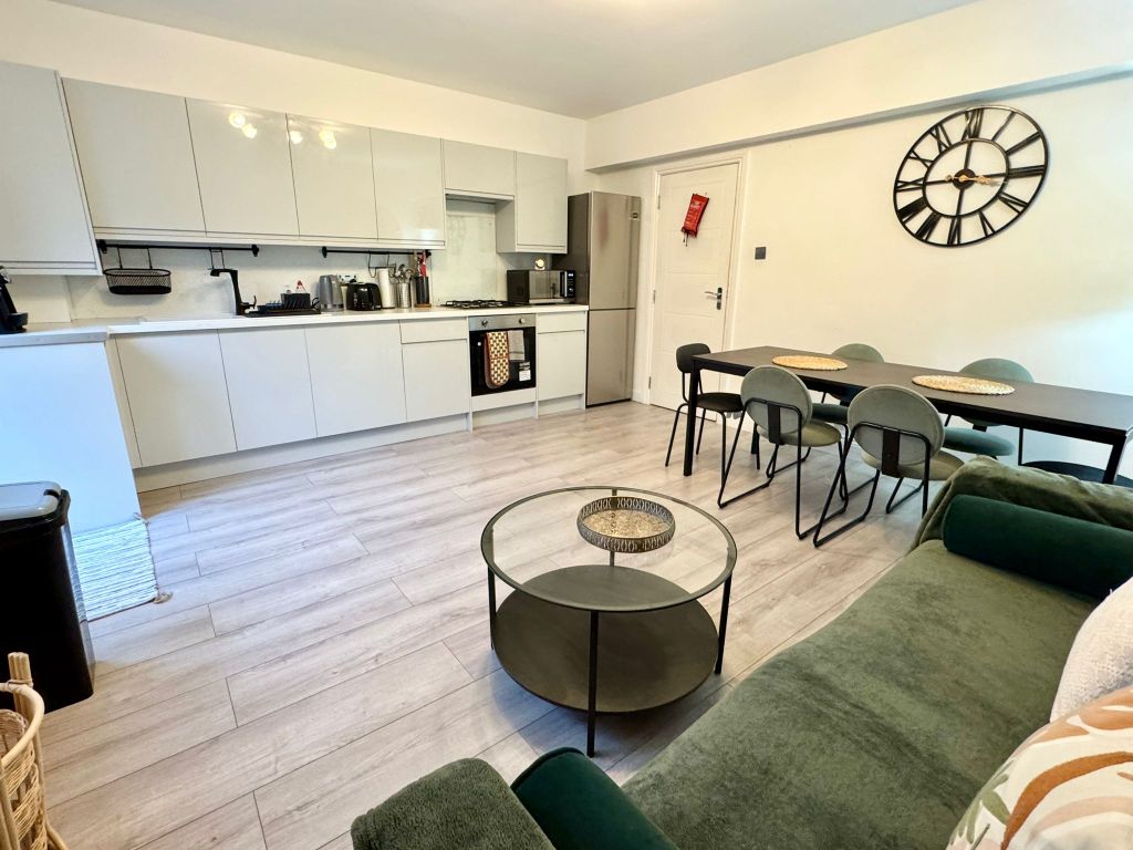 Property photo 2 of 39