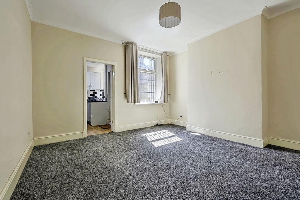 Property photo 3 of 20 Pbox-Img.Jpg