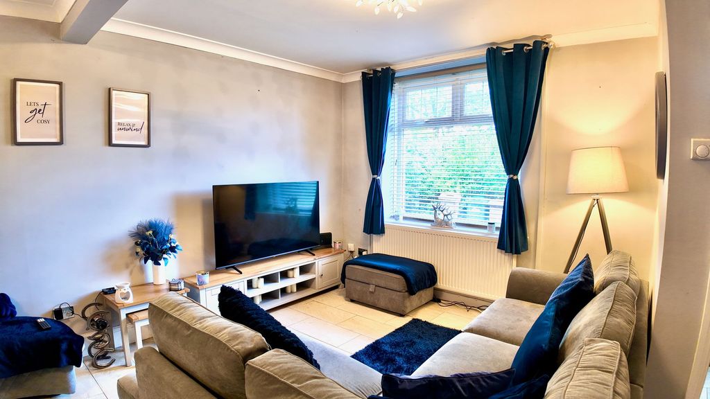 Property photo 2 of 26