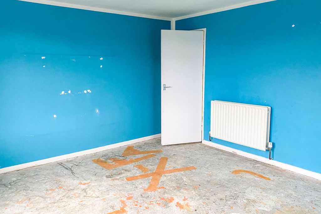 Property photo 3 of 15 Flat 165 Henson Park, Chard, Ta20 1Nl