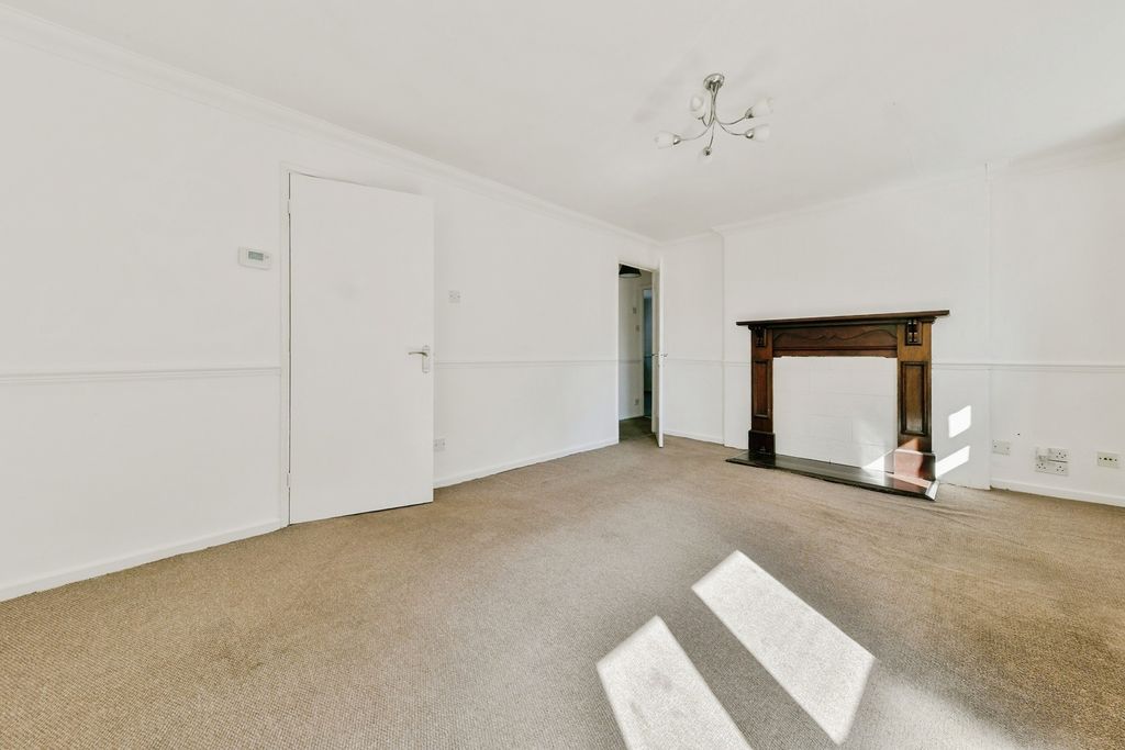 Property photo 2 of 20 Pbox-Img.Jpg
