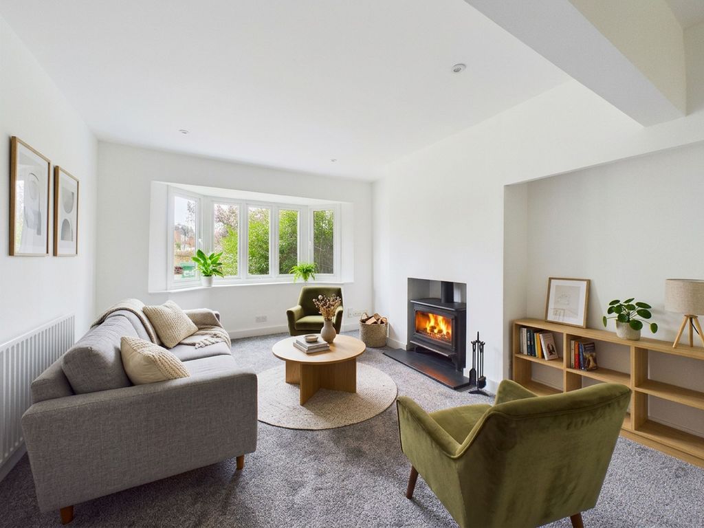 Property photo 2 of 12 Lounge Area (Virtually Furnished)