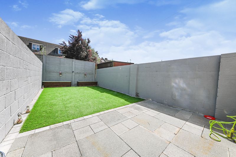 Property photo 3 of 9 Photo 12