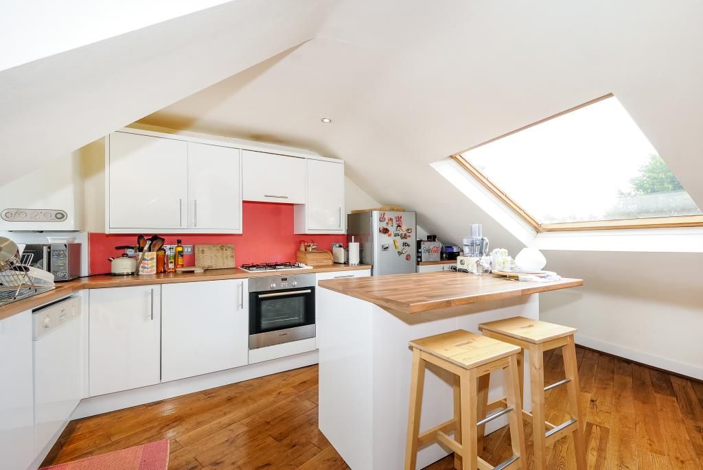 Property photo 3 of 10 Kitchen