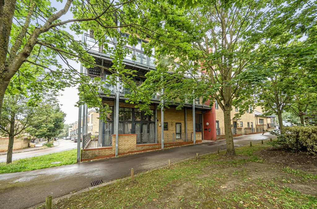 Property photo 1 of 13 External