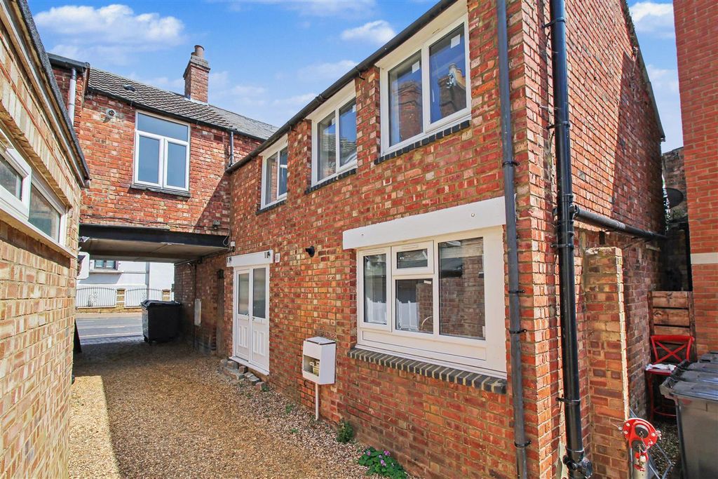 Property photo 1 of 16 Img_5007.Jpg