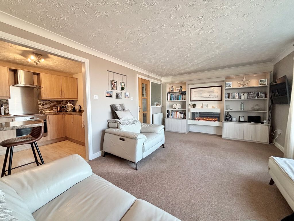 Property photo 3 of 24