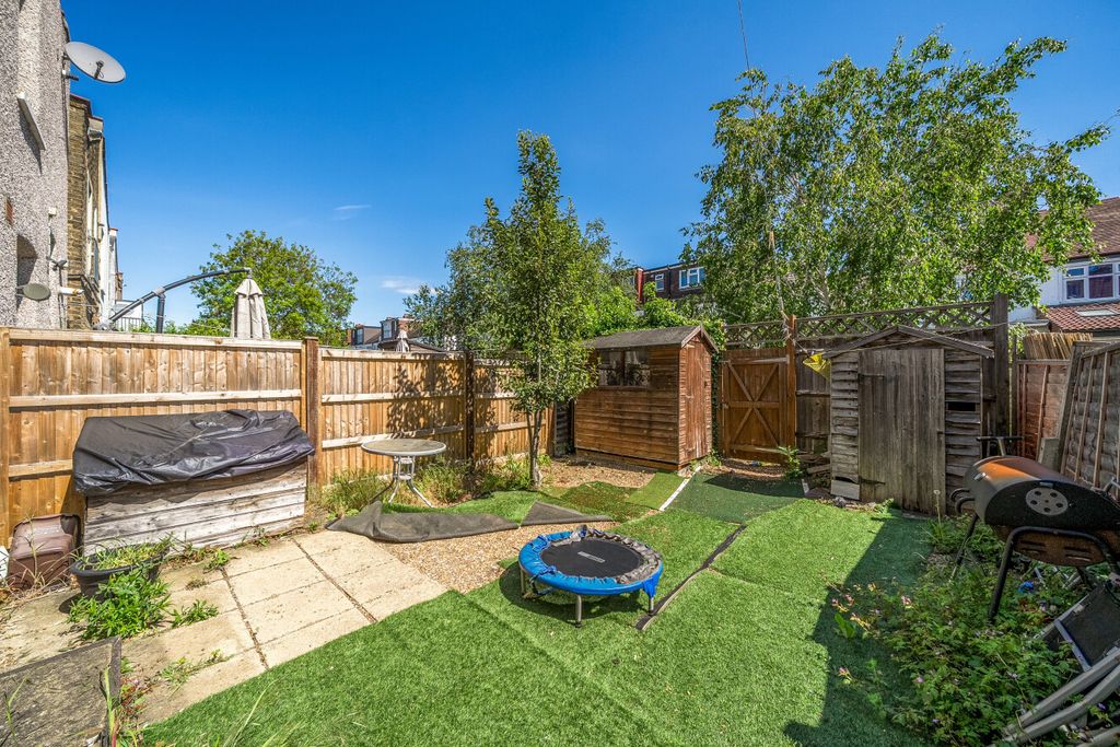 Property photo 3 of 10 1458940-7-6A03062...