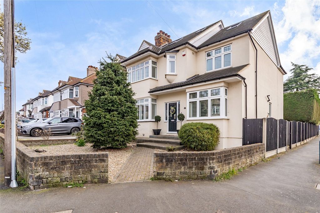 Property photo 2 of 25 Front