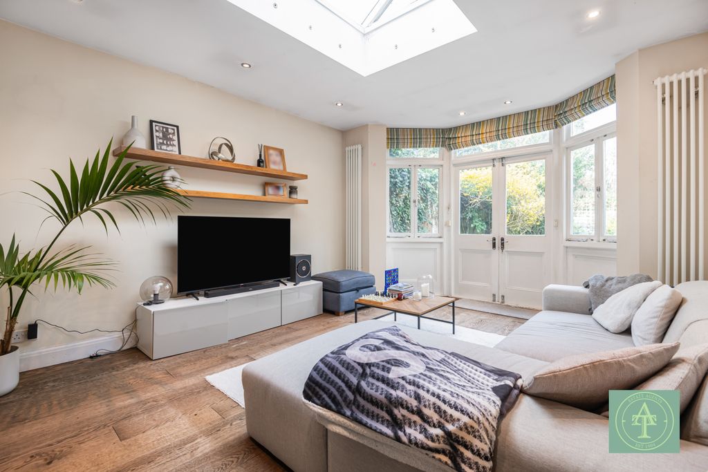 Property photo 2 of 23 Gallery