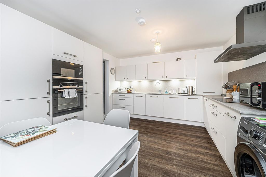 Property photo 3 of 28 Untitled (8 Of 1).Jpg