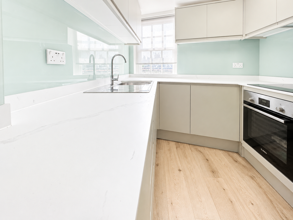 Property photo 2 of 7 E