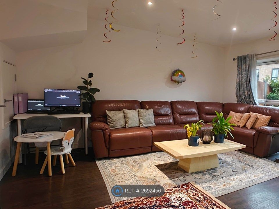 Property photo 2 of 29 Living Room