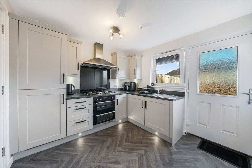 Property photo 3 of 18 Picture No. 05