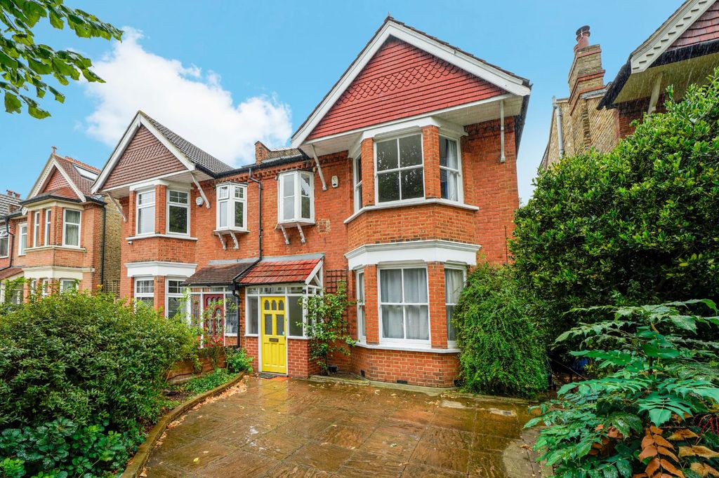 Property photo 3 of 27