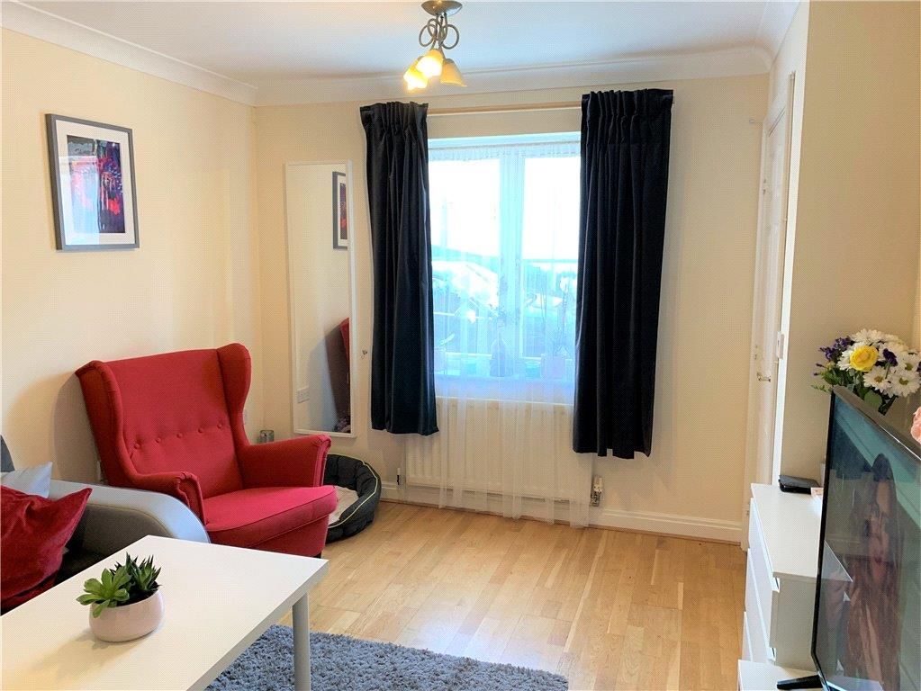 Property photo 2 of 10 Living Room