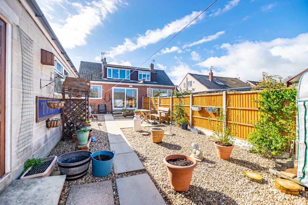Property photo 2 of 21 Outside2