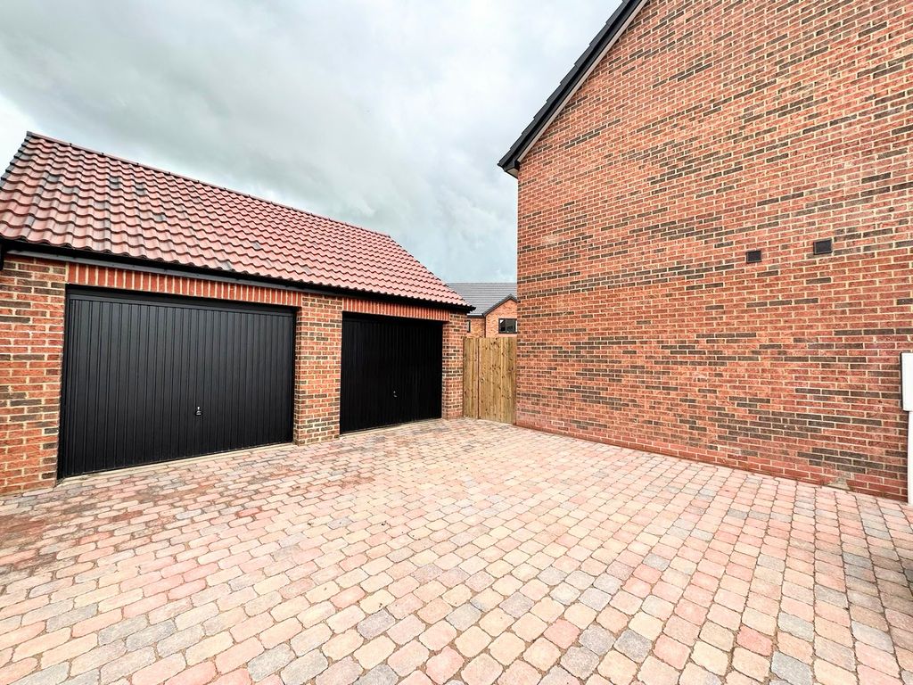 Additional image 13 of 4 bed property to rentStoney Wood Drive, Billingham TS22
