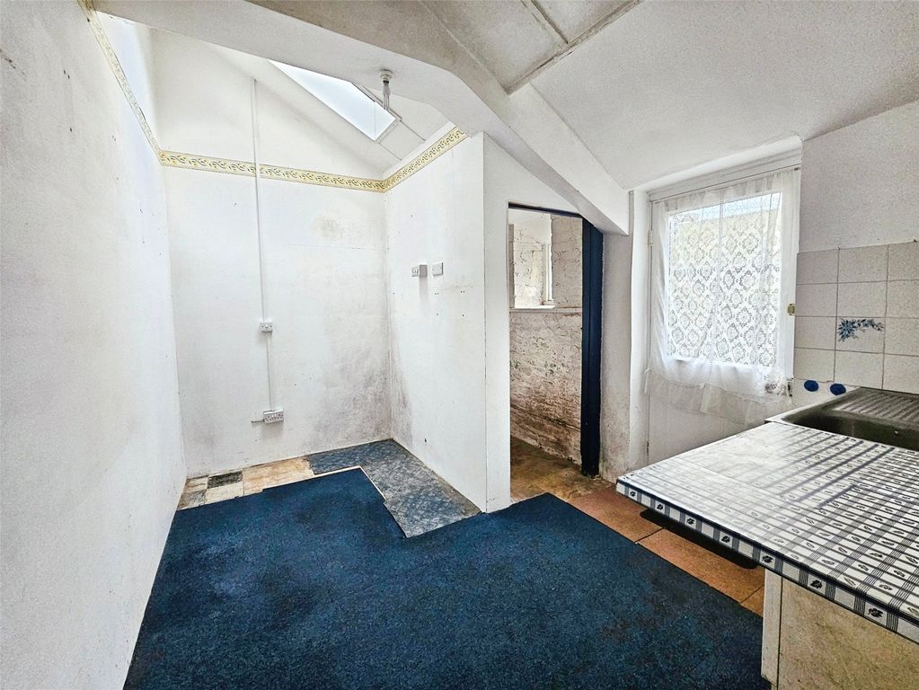 Property photo 3 of 13 3 - Picture No. 14