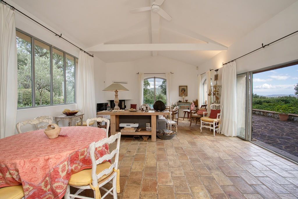 Property photo 3 of 19 Image