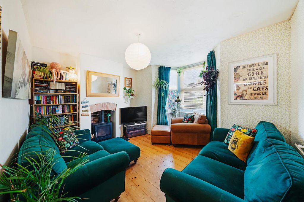 Property photo 2 of 16 Living Room