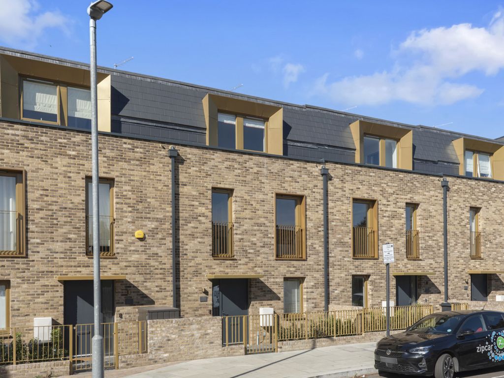 Property photo 2 of 18