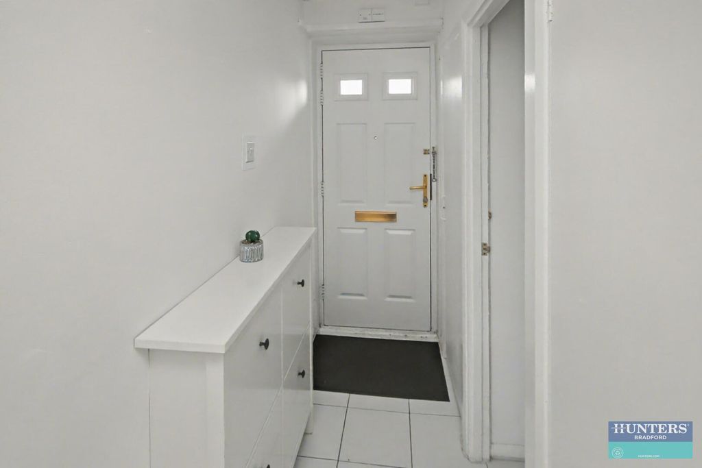 Property photo 3 of 28 Hallway