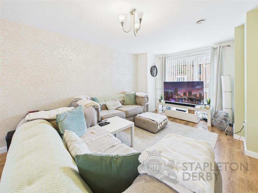 Property photo 3 of 18 Cam04720G0-Pr0191-Still008.Jpg