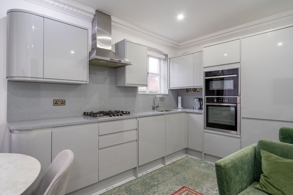 Property photo 3 of 22