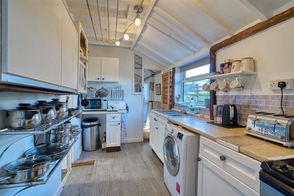 Property photo 3 of 14 Kitchen