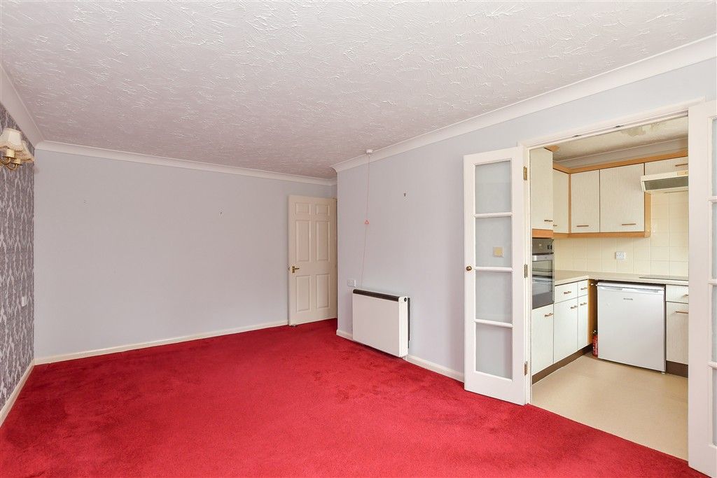 Property photo 2 of 9 Lounge/Diner