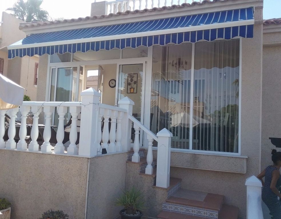Property photo 2 of 39