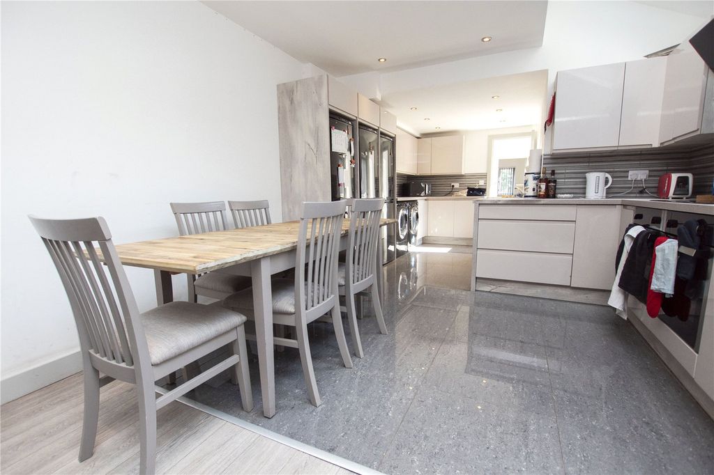 Property photo 3 of 18 Picture No. 10