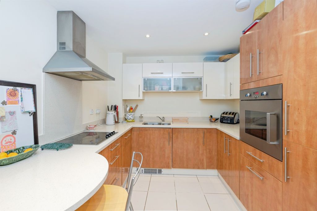 Property photo 2 of 17