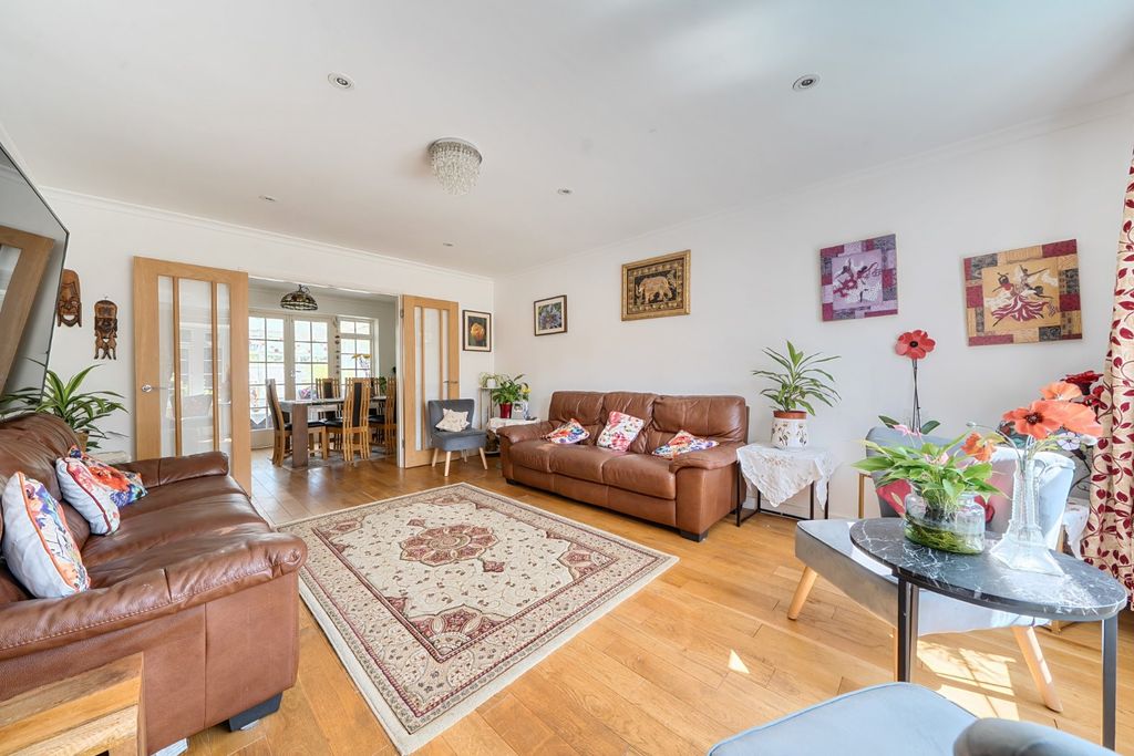 Property photo 2 of 19 Picture No. 11