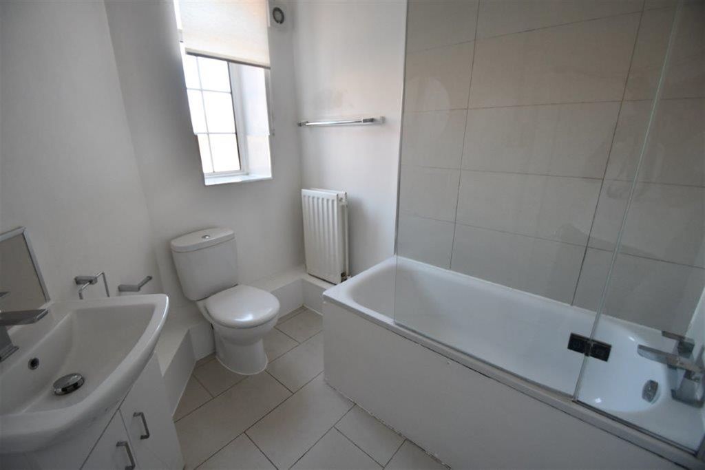 Property photo 2 of 5 Dathroom